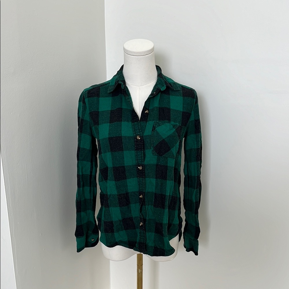 American Eagle Women’s Plaid ‘Boyfriend Fit’ Button-Up Shirt